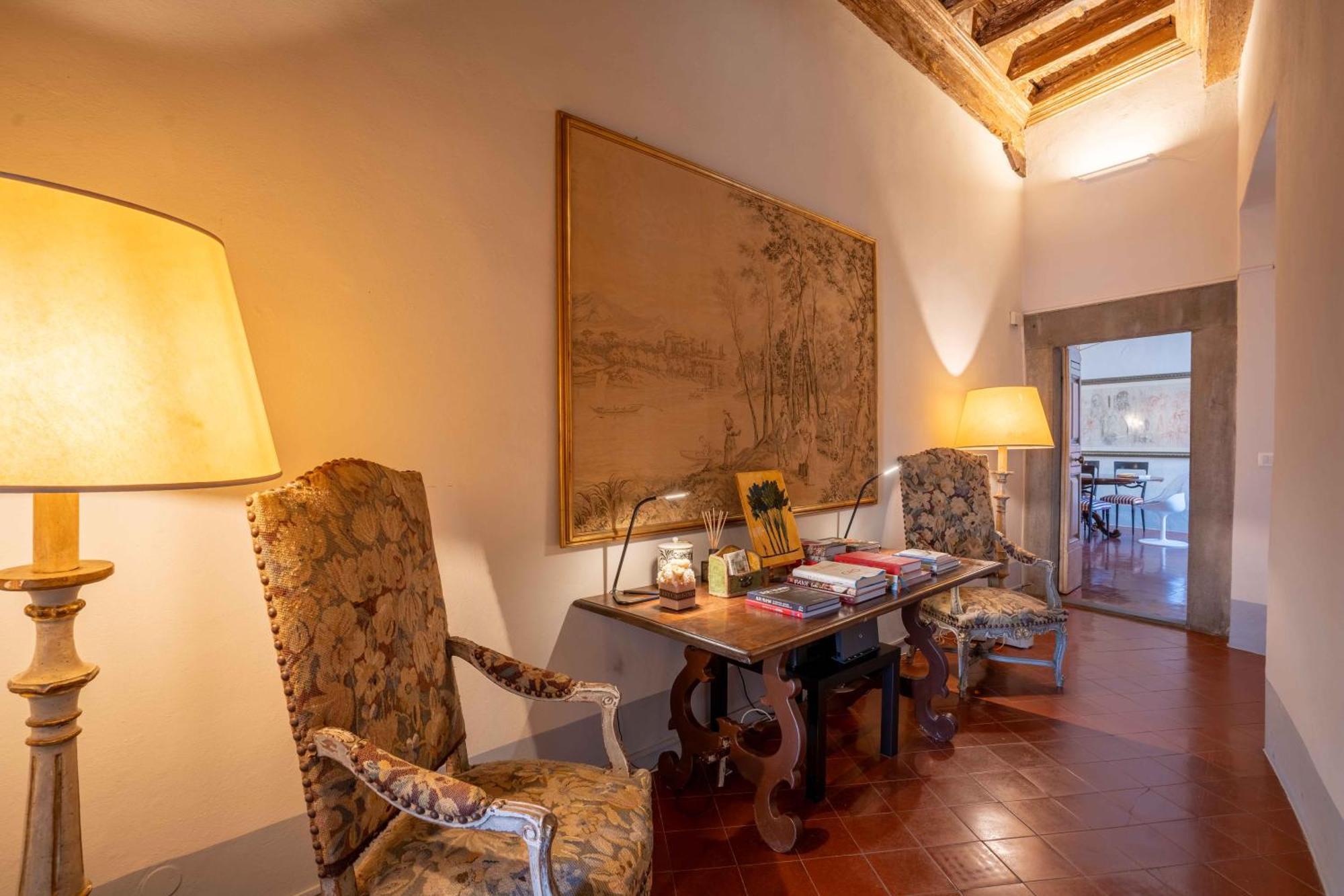 Luxury Apartment Angelio Barga Exterior photo